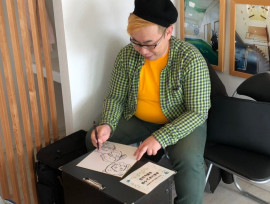 似顔絵、描いてもらいました♬