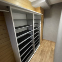 玄関収納<br />
玄関ホールを仕切り、玄関収納スペースに変更。<br />
大型の玄関収納を増設。
