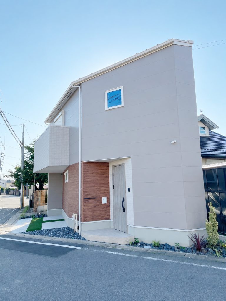 狭小変形地モデルハウス　１８坪でも快適な木のぬくもりを感じる家